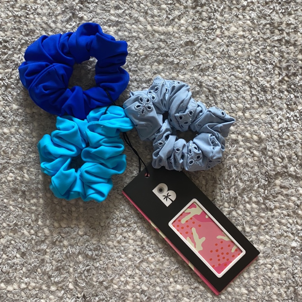 Blackbough Scrunchie Set